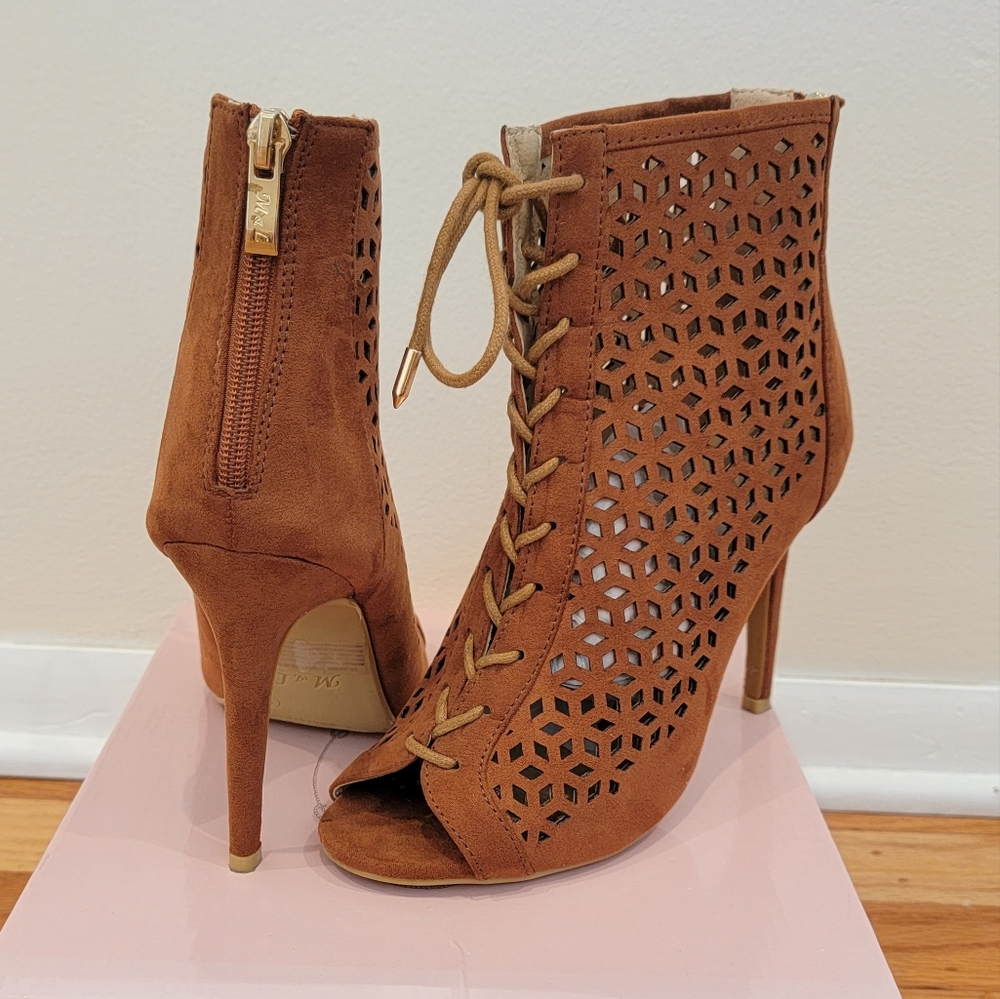 M&L  Rounded Peep Toe Lace-Up Faux Suede Heels/shootie with zipper Size 8